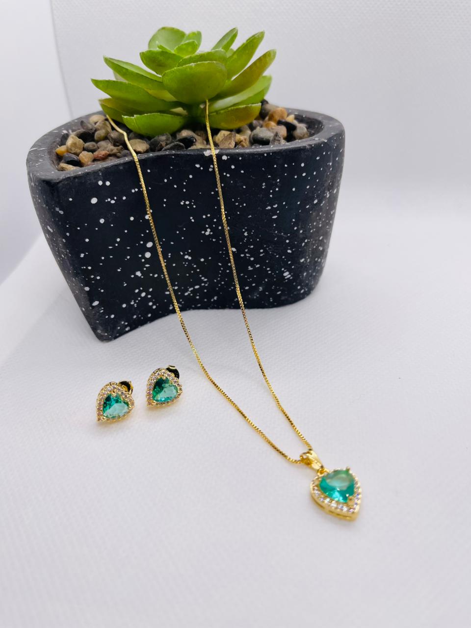 Conjunto Coração Cravejado Verde