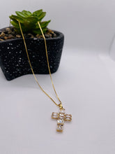 Gargantilha Crucifixo com Pedras 