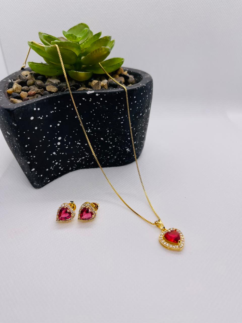 Conjunto Coração Cravejado Vermelho