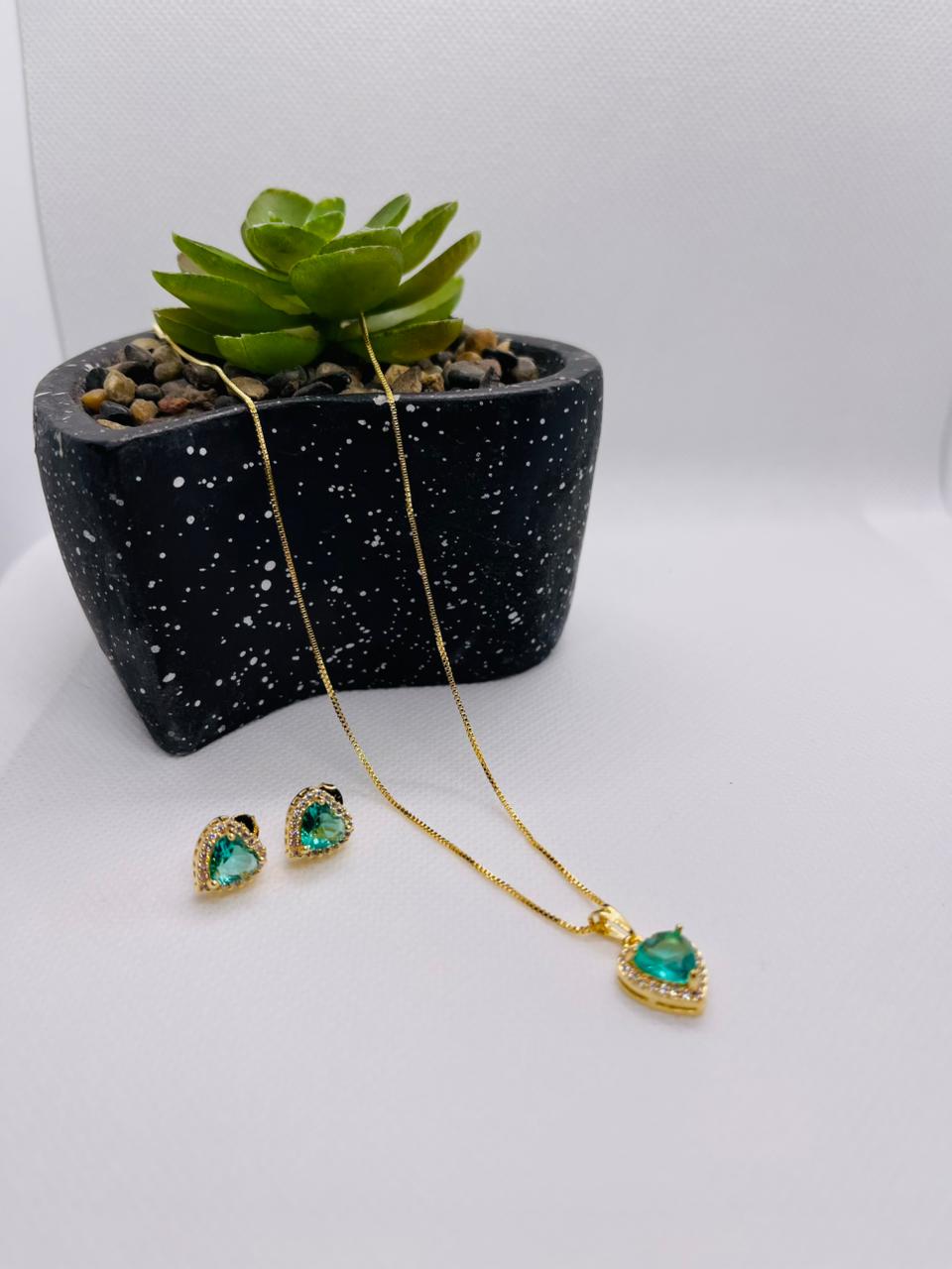 Conjunto Coração Cravejado Verde