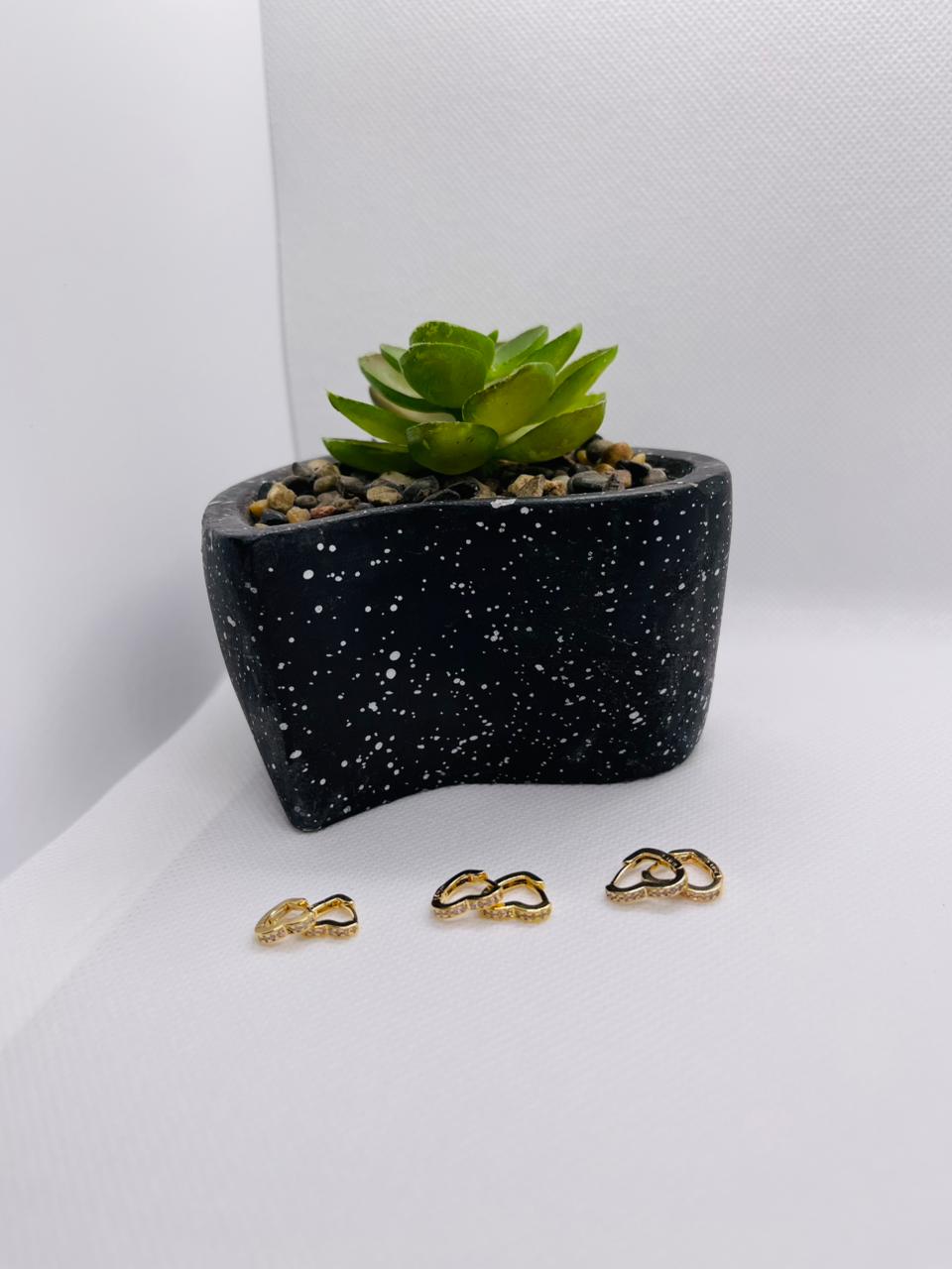 Trio de Argolinhas de Coração e Zircônias